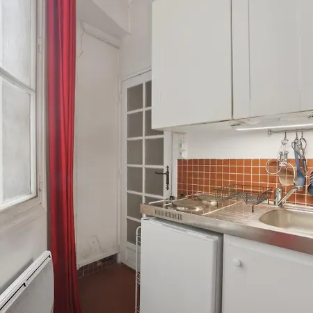 Bnbnook - Modern Comfort By The Seine & Notre-dame Apartment Paris